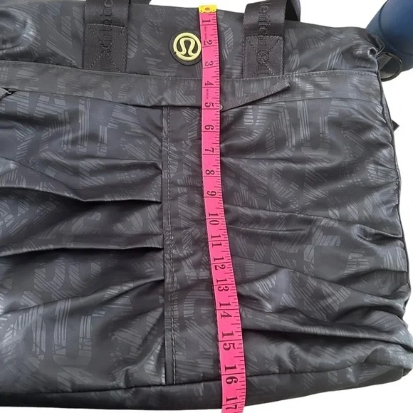 Lululemon Fast in Flight Gym/Travel Bag - Picture 14 of 15